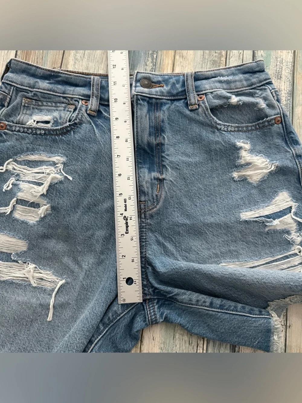 American Eagle Relaxed Mom Shorts Women's 4 Distressed Frayed Denim Long Blue